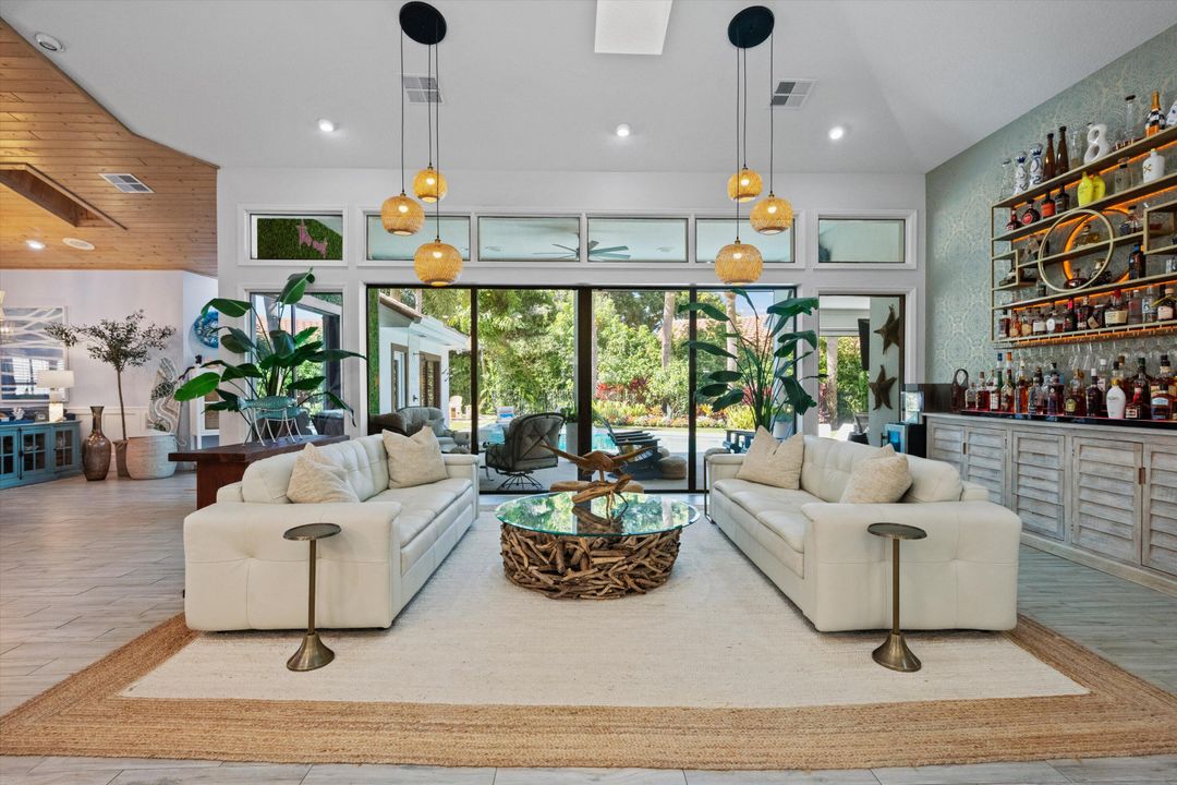 На продажу: $2,465,000 (4 спален, 2 ванн, 3188 Квадратных фут)