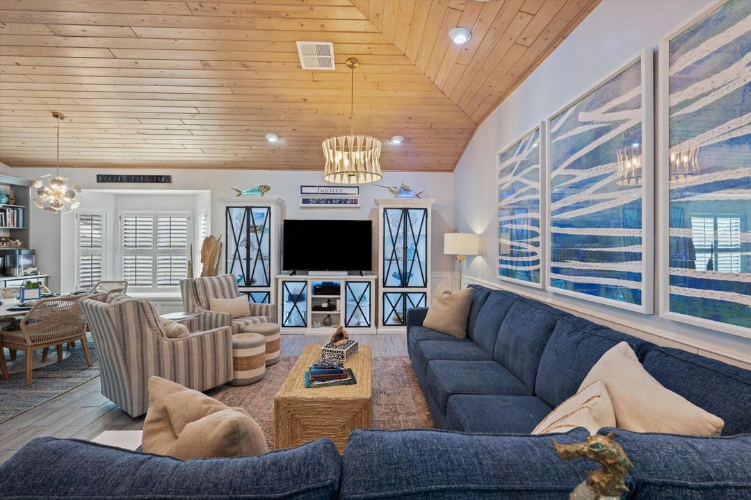 На продажу: $2,465,000 (4 спален, 2 ванн, 3188 Квадратных фут)