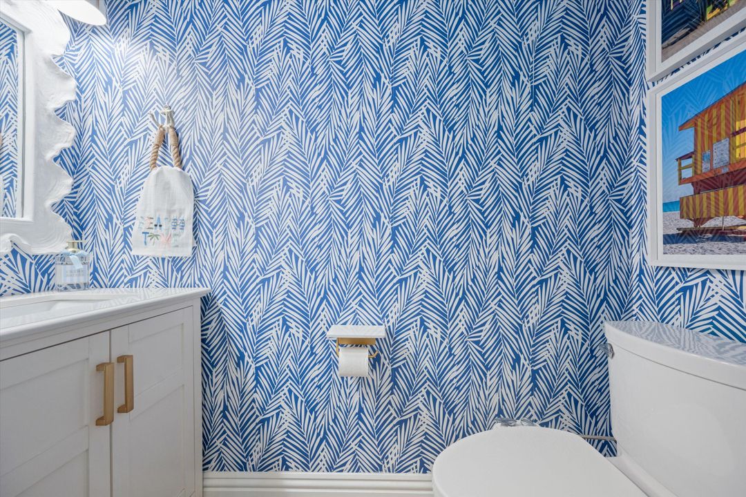 На продажу: $2,465,000 (4 спален, 2 ванн, 3188 Квадратных фут)