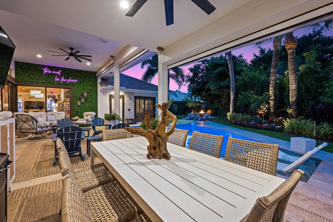 На продажу: $2,465,000 (4 спален, 2 ванн, 3188 Квадратных фут)