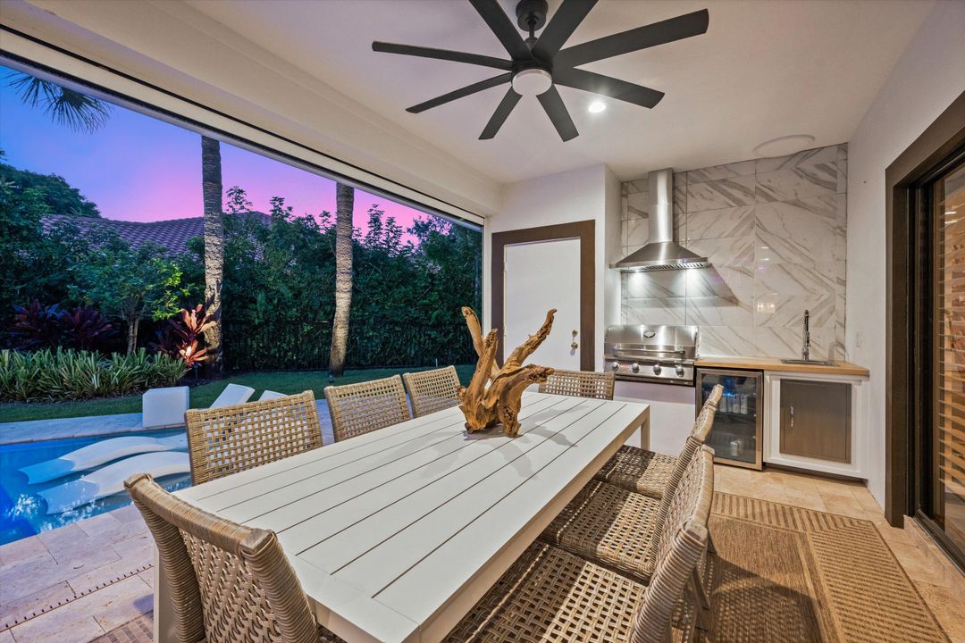 На продажу: $2,465,000 (4 спален, 2 ванн, 3188 Квадратных фут)