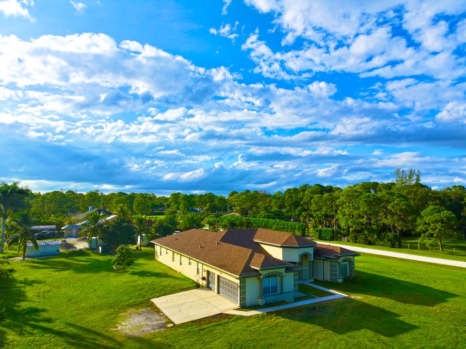 待售: $1,100,000 (7 贝兹, 4 浴室, 3730 平方英尺)