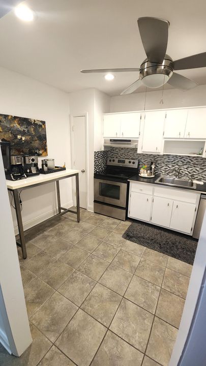 For Sale: $140,000 (1 beds, 1 baths, 1010 Square Feet)