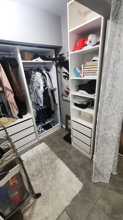 For Sale: $140,000 (1 beds, 1 baths, 1010 Square Feet)