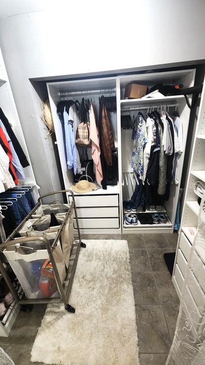 For Sale: $140,000 (1 beds, 1 baths, 1010 Square Feet)