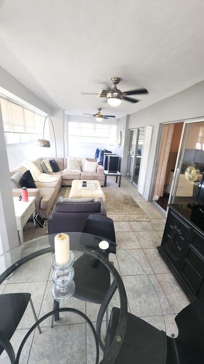 For Sale: $140,000 (1 beds, 1 baths, 1010 Square Feet)