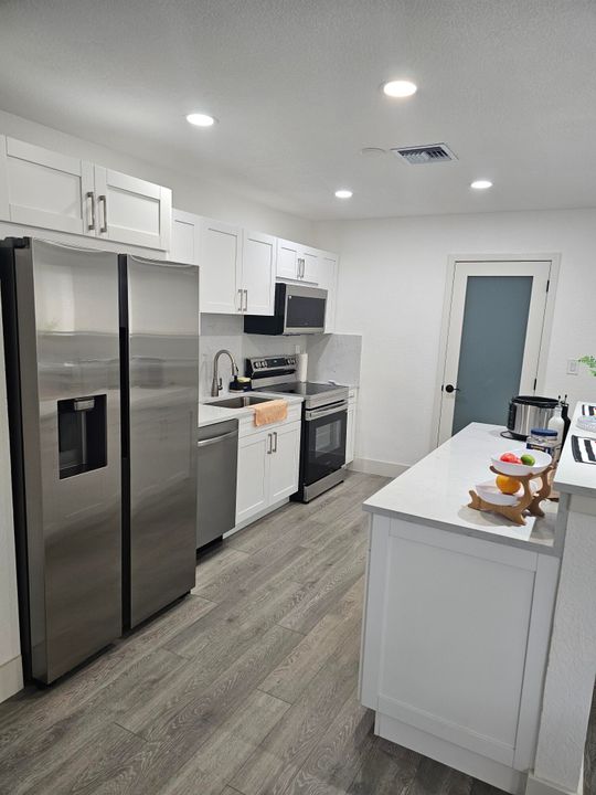 Active With Contract: $249,000 (3 beds, 1 baths, 1066 Square Feet)