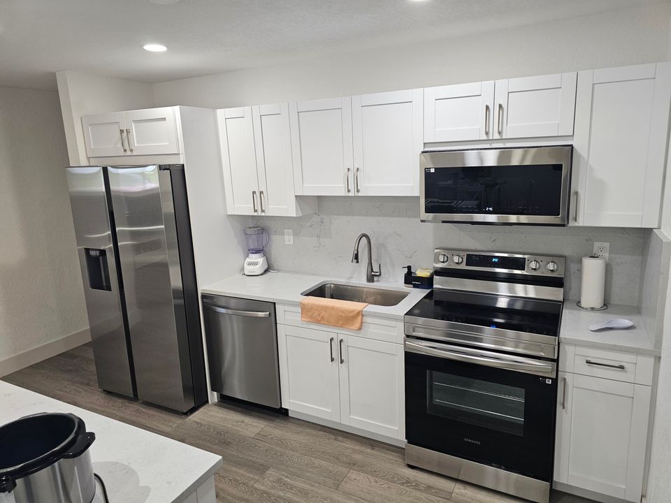 Active With Contract: $249,000 (3 beds, 1 baths, 1066 Square Feet)