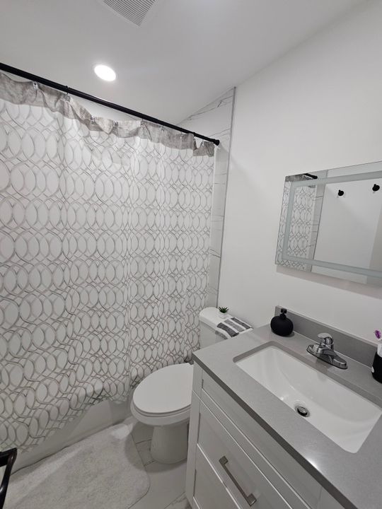 Active With Contract: $249,000 (3 beds, 1 baths, 1066 Square Feet)