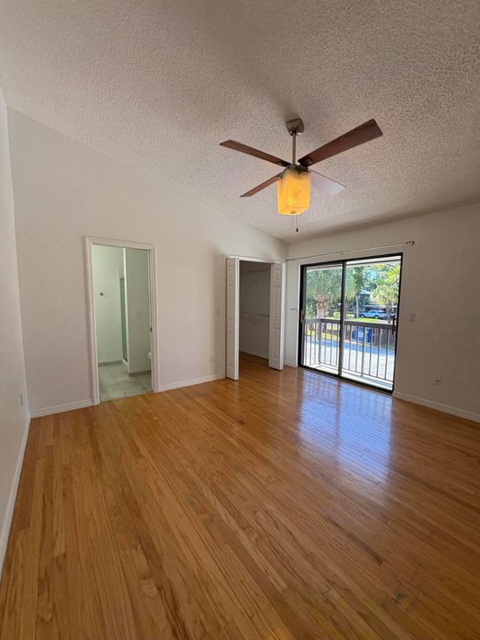 出租: $1,850 (2 贝兹, 2 浴室, 1328 平方英尺)