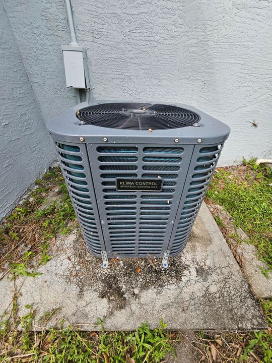 Active With Contract: $249,000 (3 beds, 1 baths, 1066 Square Feet)