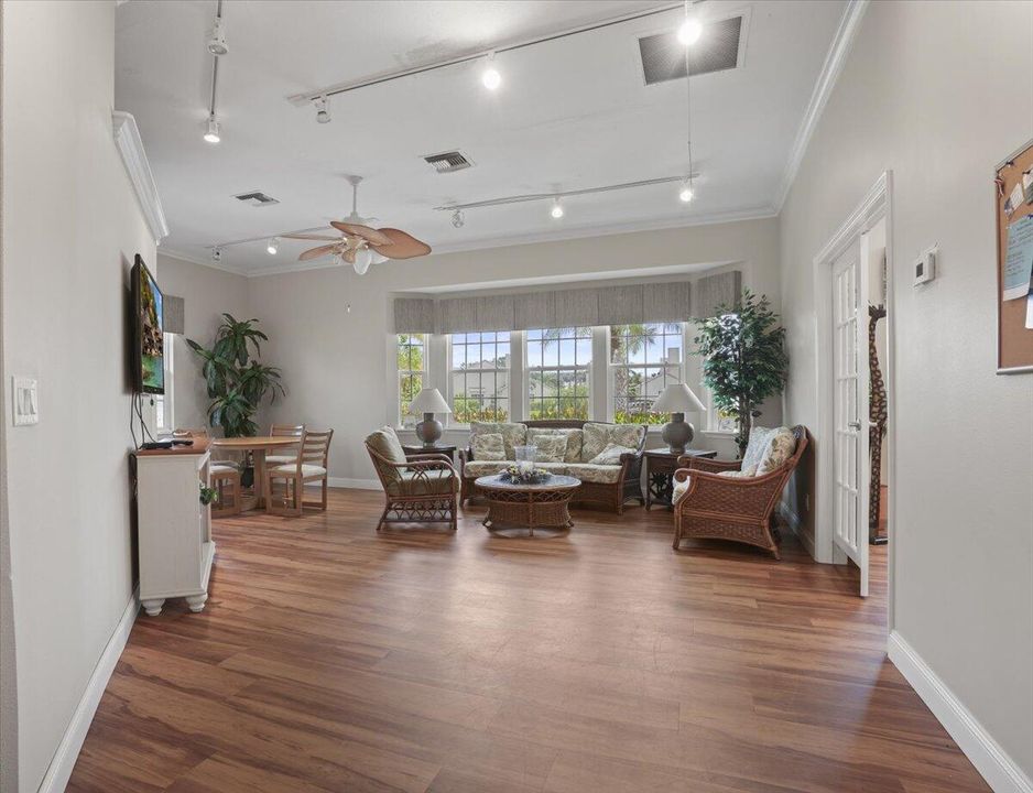 На продажу: $269,000 (3 спален, 2 ванн, 1380 Квадратных фут)