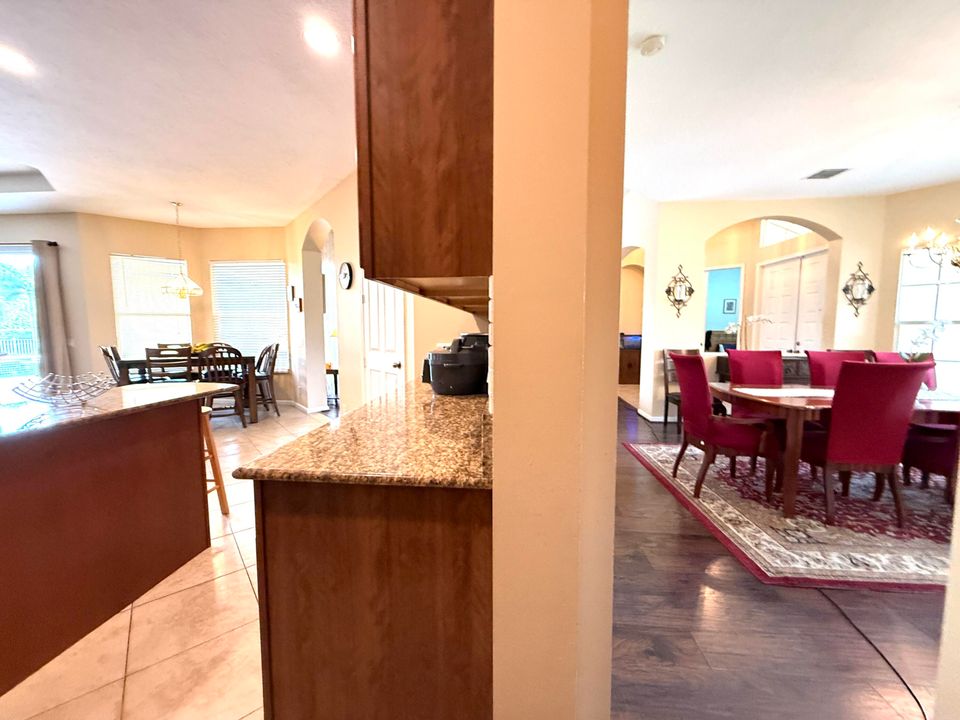 待售: $1,100,000 (7 贝兹, 4 浴室, 3730 平方英尺)