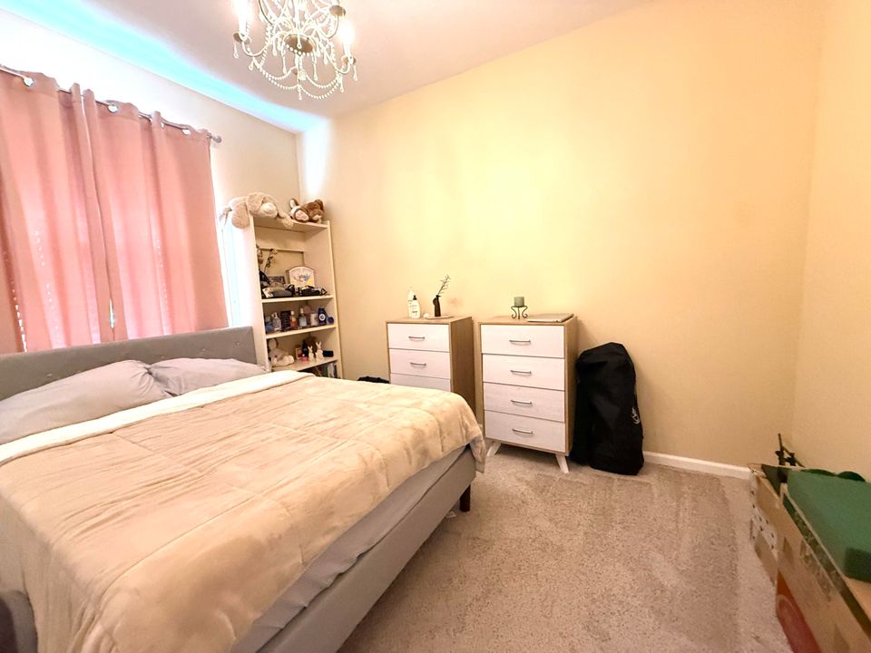 待售: $1,100,000 (7 贝兹, 4 浴室, 3730 平方英尺)