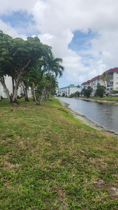 For Sale: $140,000 (1 beds, 1 baths, 1010 Square Feet)