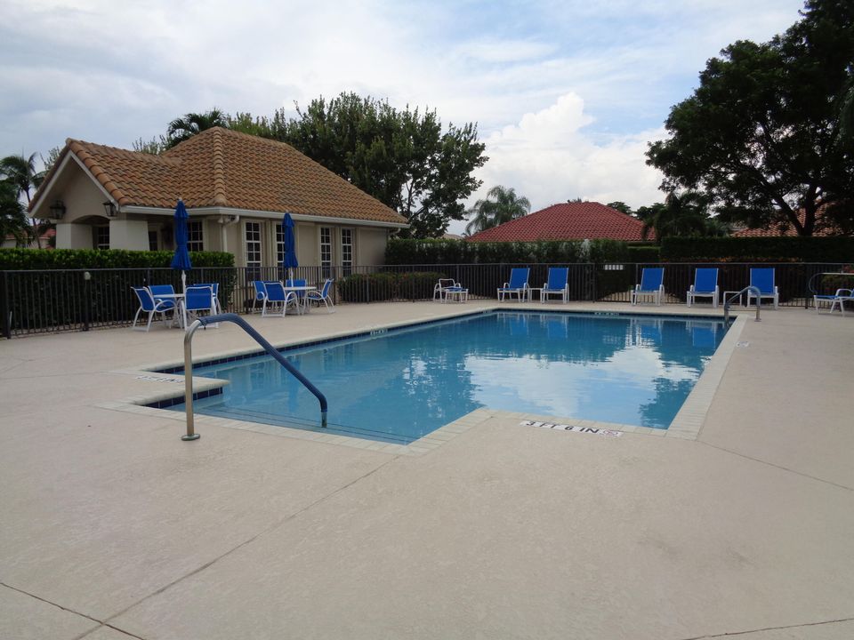 For Sale: $474,900 (2 beds, 2 baths, 1971 Square Feet)