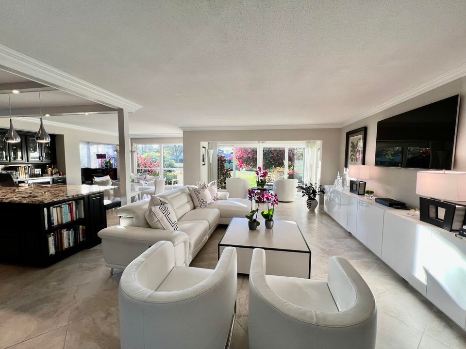 На продажу: $648,000 (2 спален, 2 ванн, 1737 Квадратных фут)