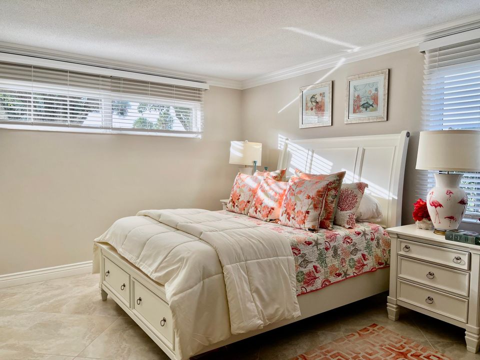 На продажу: $648,000 (2 спален, 2 ванн, 1737 Квадратных фут)