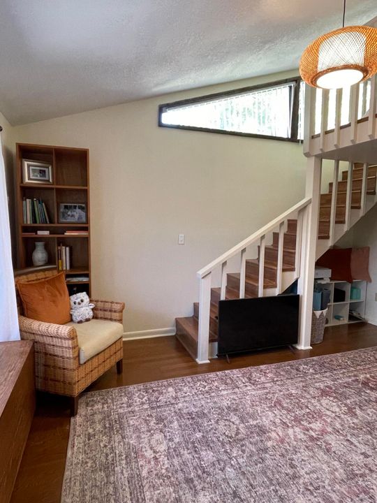 Под контрактом: $5,900 (2 спален, 2 ванн, 1100 Квадратных фут)