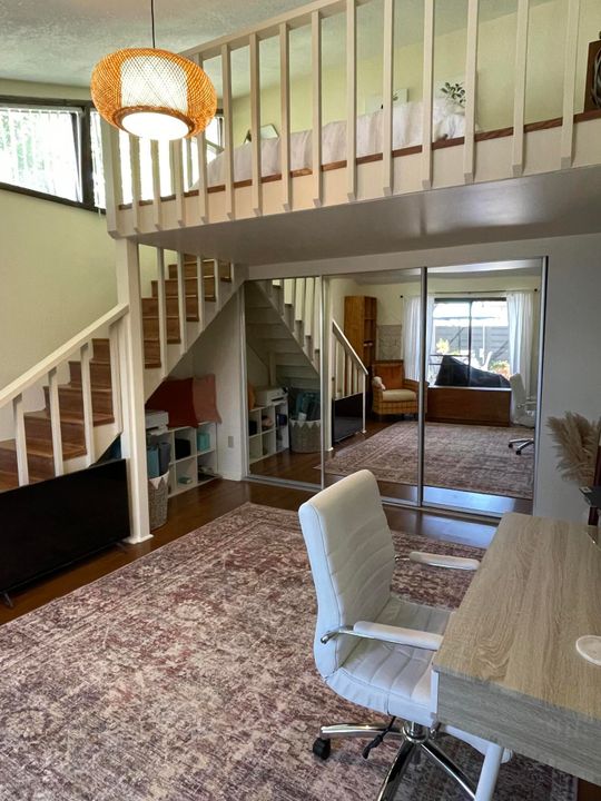 Под контрактом: $5,900 (2 спален, 2 ванн, 1100 Квадратных фут)