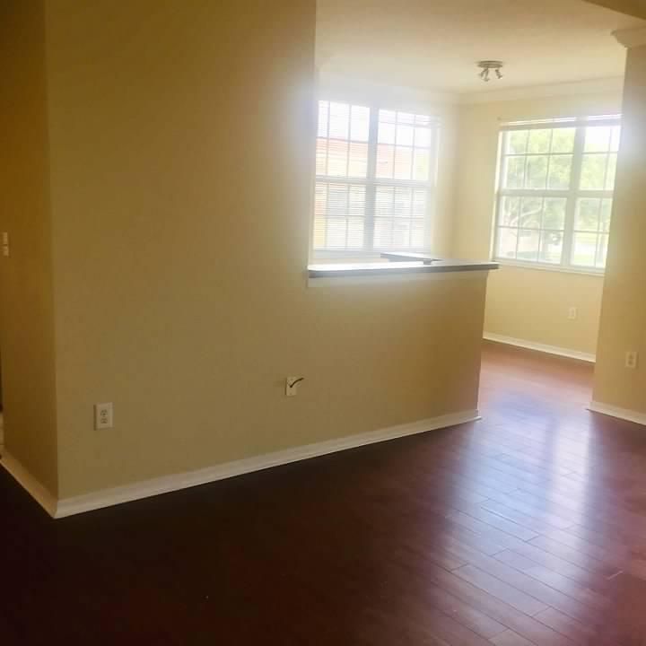 For Rent: $1,950 (1 beds, 1 baths, 787 Square Feet)