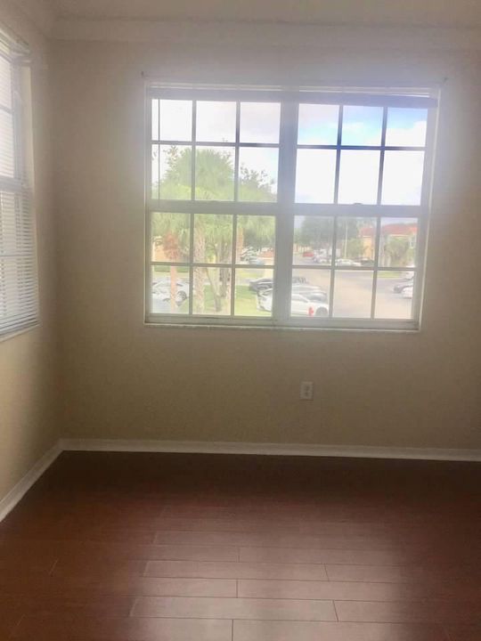 For Rent: $1,950 (1 beds, 1 baths, 787 Square Feet)