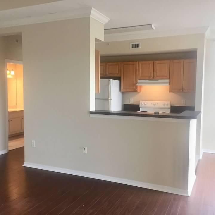 For Rent: $1,950 (1 beds, 1 baths, 787 Square Feet)