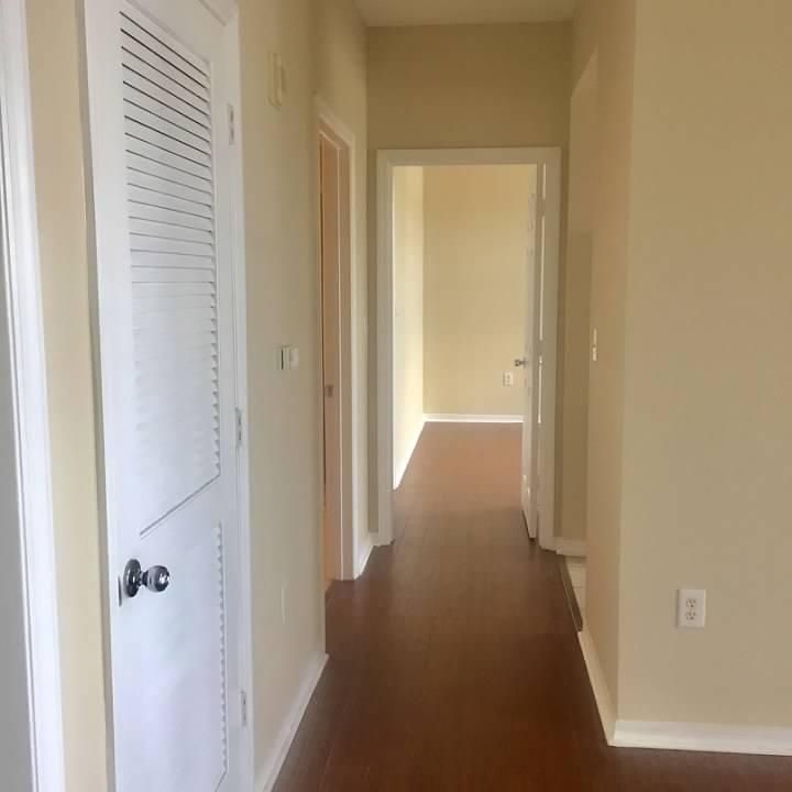 For Rent: $1,950 (1 beds, 1 baths, 787 Square Feet)