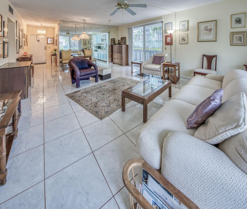 待售: $220,000 (2 贝兹, 2 浴室, 1144 平方英尺)