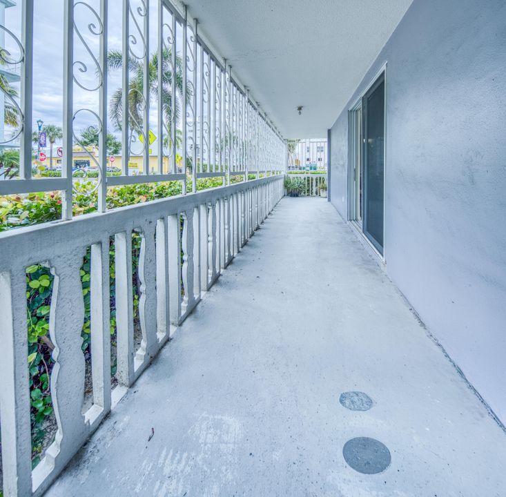 待售: $220,000 (2 贝兹, 2 浴室, 1144 平方英尺)