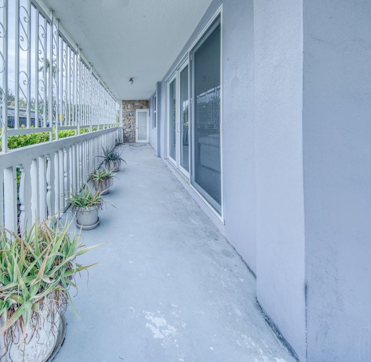 待售: $220,000 (2 贝兹, 2 浴室, 1144 平方英尺)