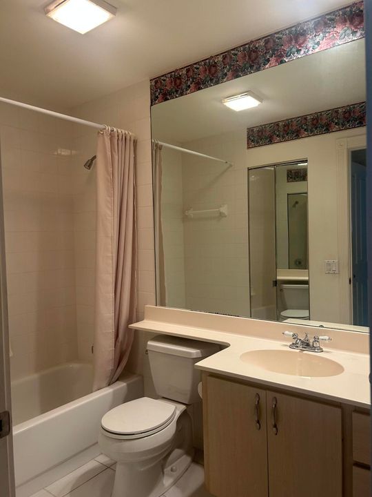 合同活跃: $339,000 (2 贝兹, 2 浴室, 1385 平方英尺)