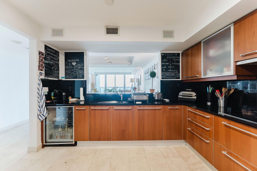 For Sale: $2,600,000 (3 beds, 3 baths, 2130 Square Feet)