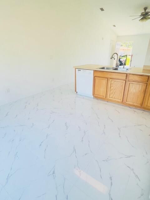 待售: $237,999 (3 贝兹, 2 浴室, 1257 平方英尺)