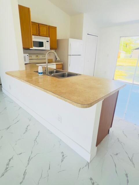 待售: $237,999 (3 贝兹, 2 浴室, 1257 平方英尺)