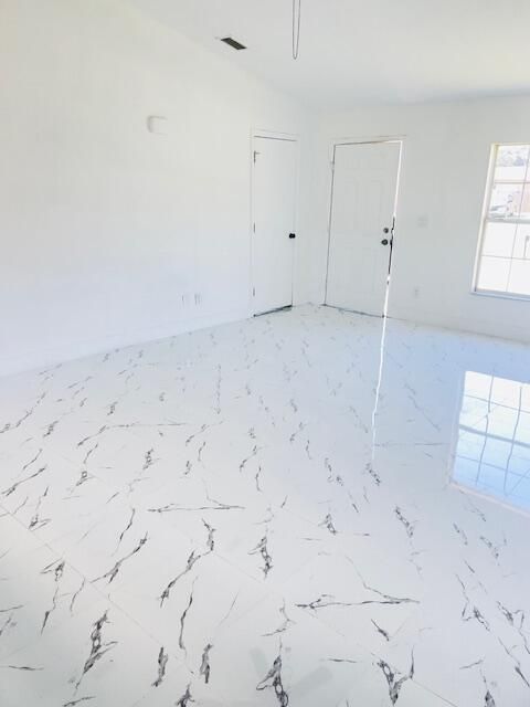 待售: $237,999 (3 贝兹, 2 浴室, 1257 平方英尺)