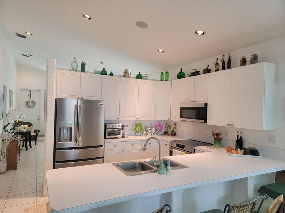 For Sale: $519,999 (3 beds, 2 baths, 1829 Square Feet)