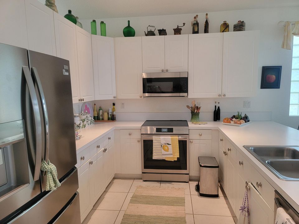 For Sale: $519,999 (3 beds, 2 baths, 1829 Square Feet)