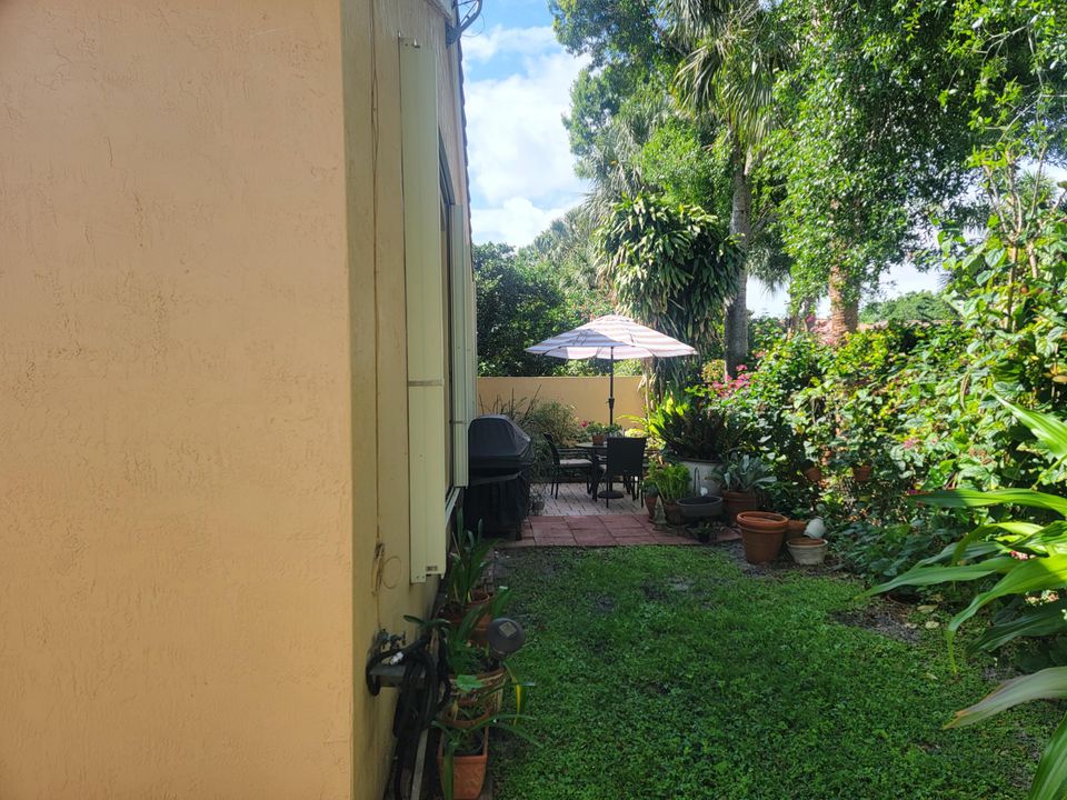 For Sale: $519,999 (3 beds, 2 baths, 1829 Square Feet)