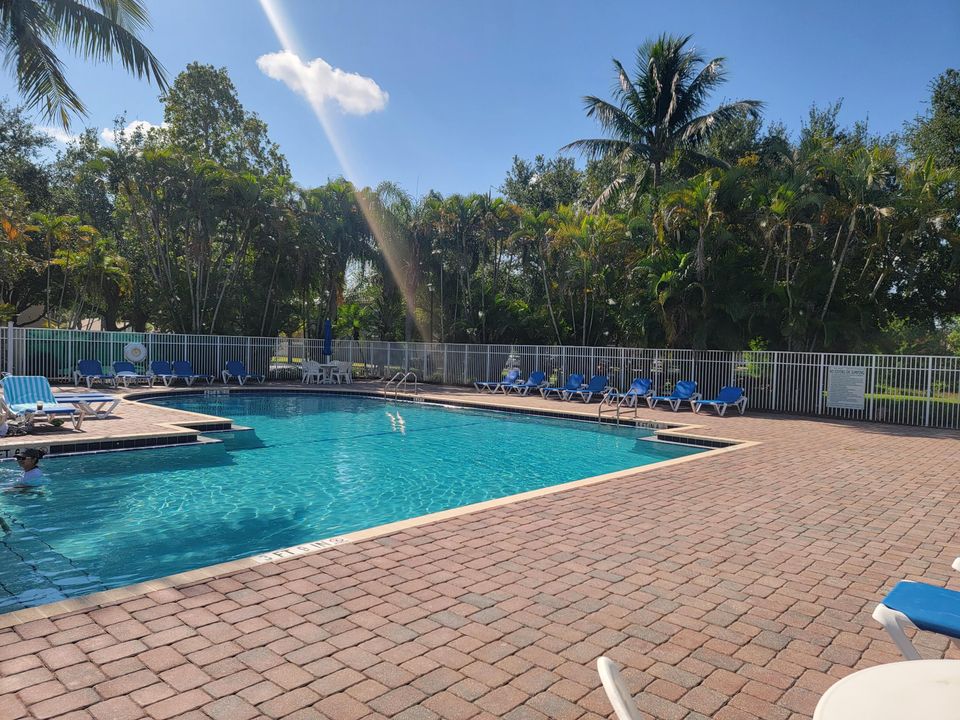 For Sale: $519,999 (3 beds, 2 baths, 1829 Square Feet)