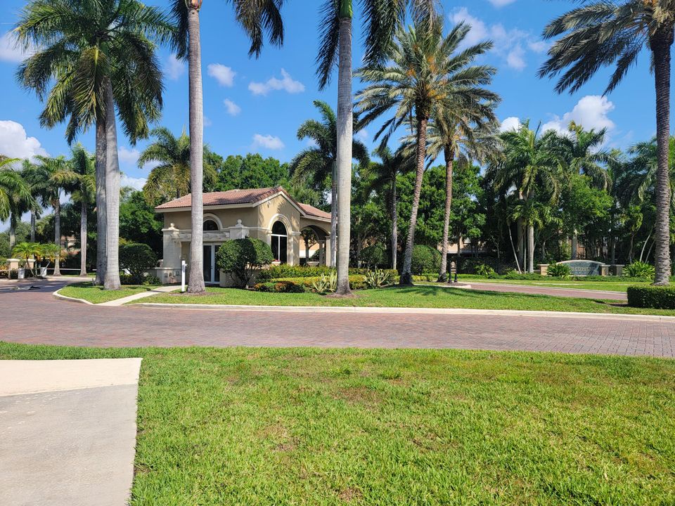 For Sale: $519,999 (3 beds, 2 baths, 1829 Square Feet)