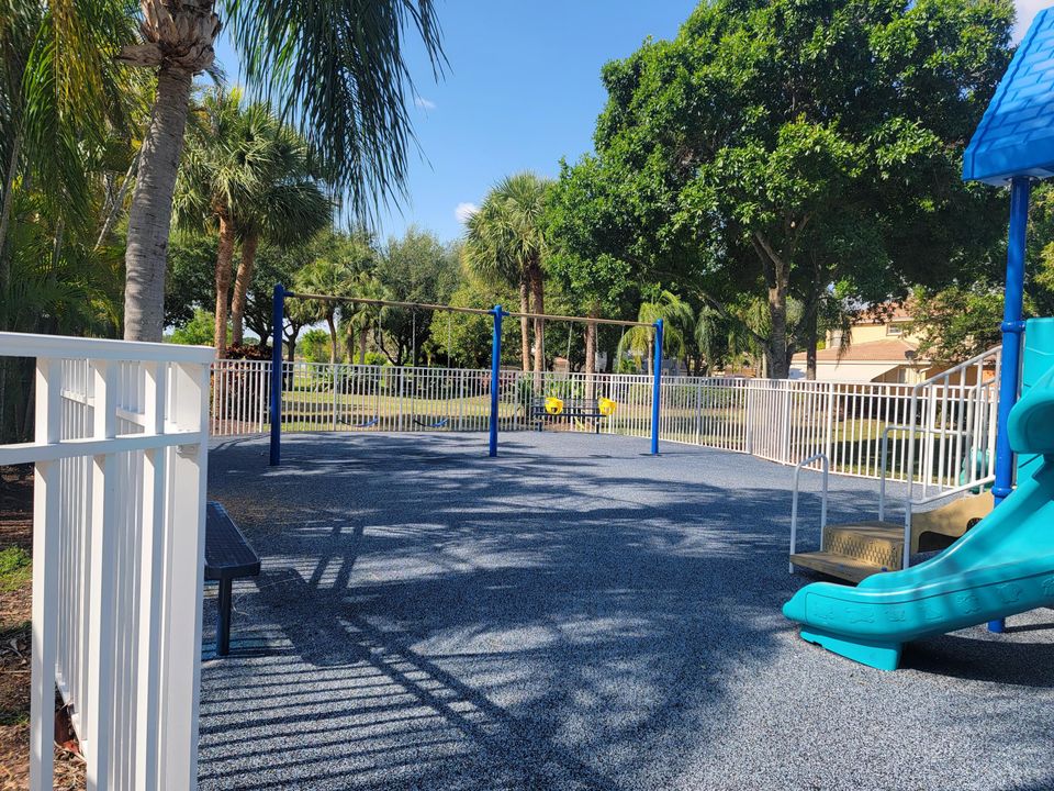 For Sale: $519,999 (3 beds, 2 baths, 1829 Square Feet)