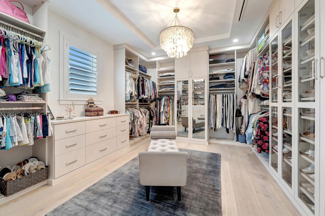 На продажу: $6,995,000 (4 спален, 4 ванн, 4954 Квадратных фут)