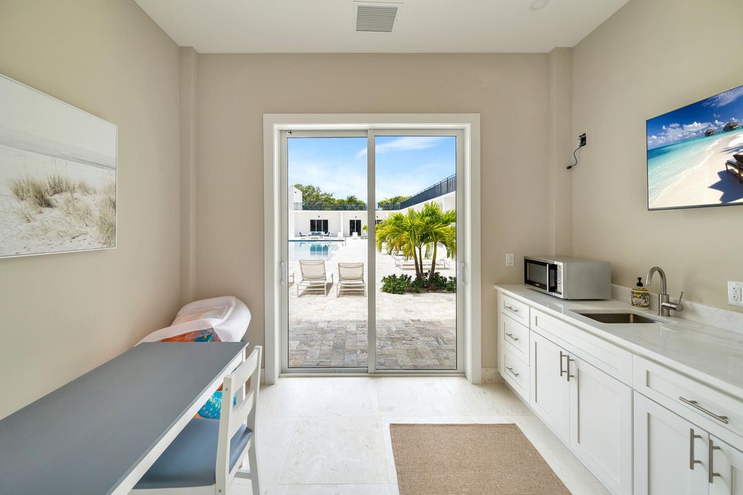 На продажу: $6,995,000 (4 спален, 4 ванн, 4954 Квадратных фут)