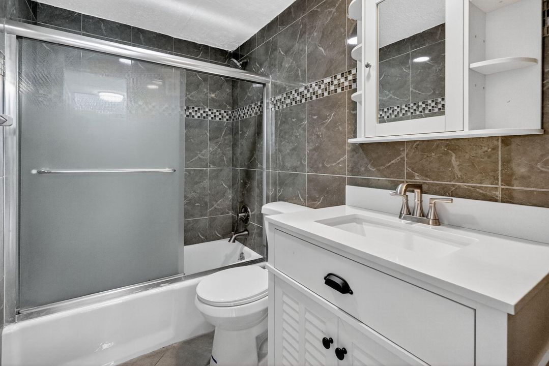 出租: $3,800 (2 贝兹, 2 浴室, 1176 平方英尺)