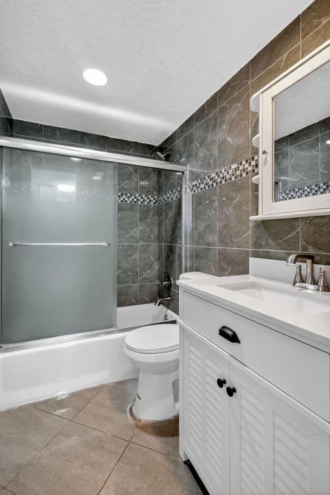 出租: $3,800 (2 贝兹, 2 浴室, 1176 平方英尺)