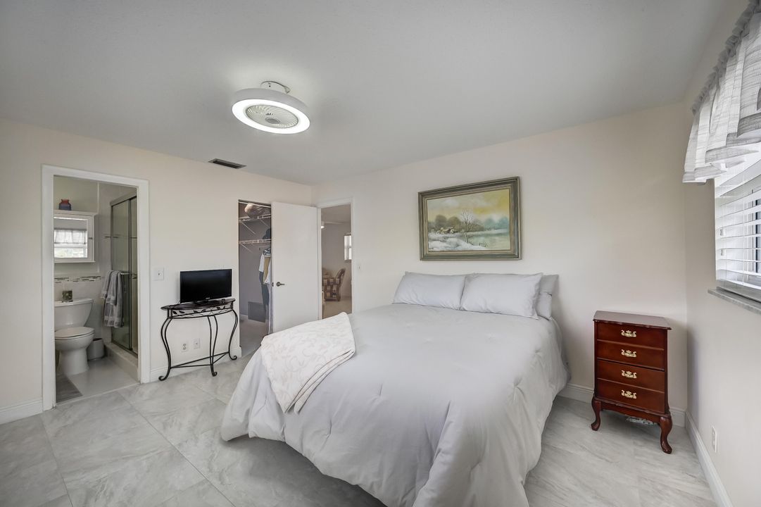 For Sale: $249,000 (2 beds, 2 baths, 950 Square Feet)