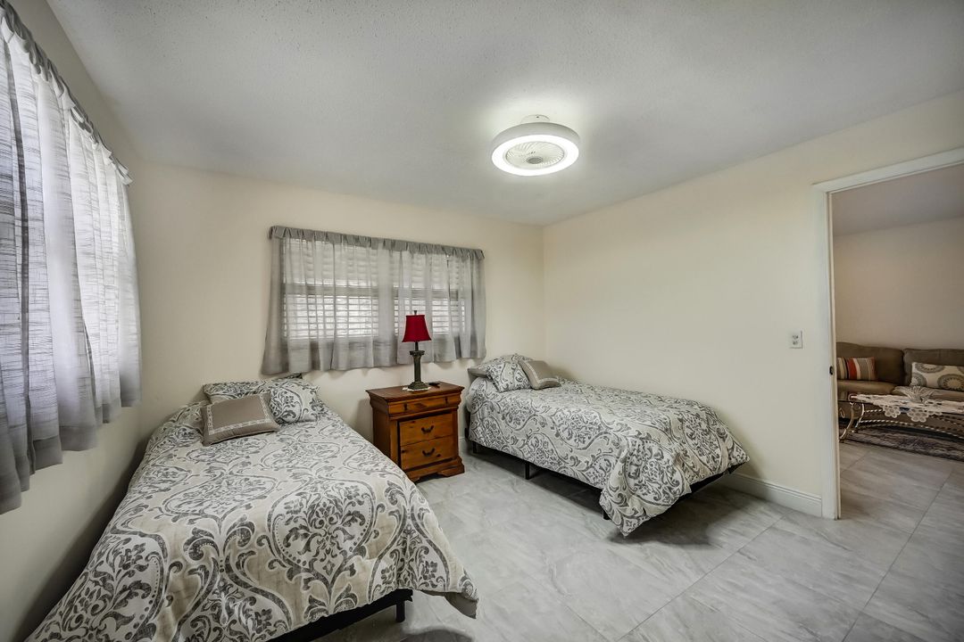For Sale: $249,000 (2 beds, 2 baths, 950 Square Feet)