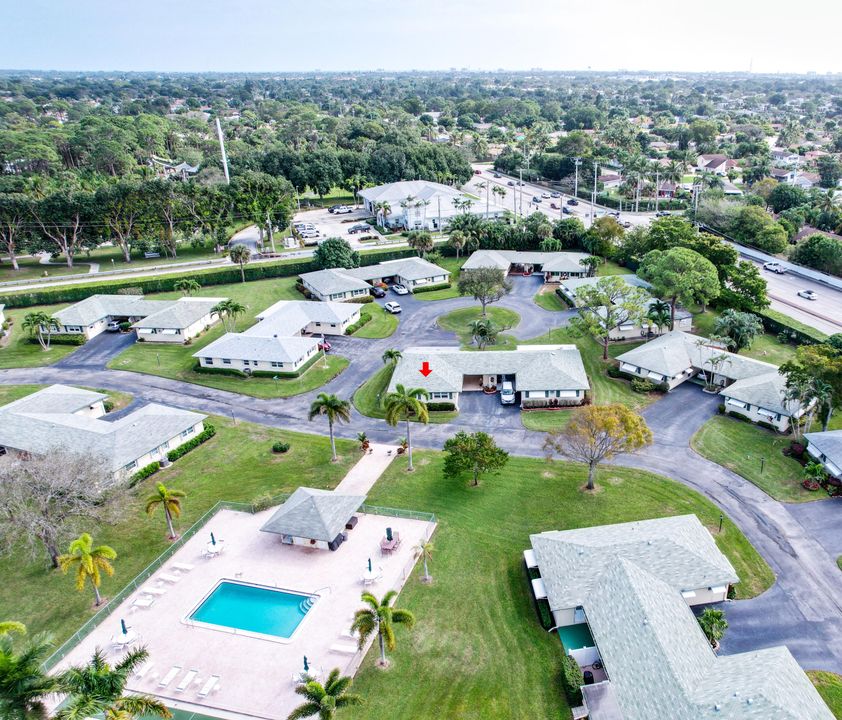 For Sale: $249,000 (2 beds, 2 baths, 950 Square Feet)