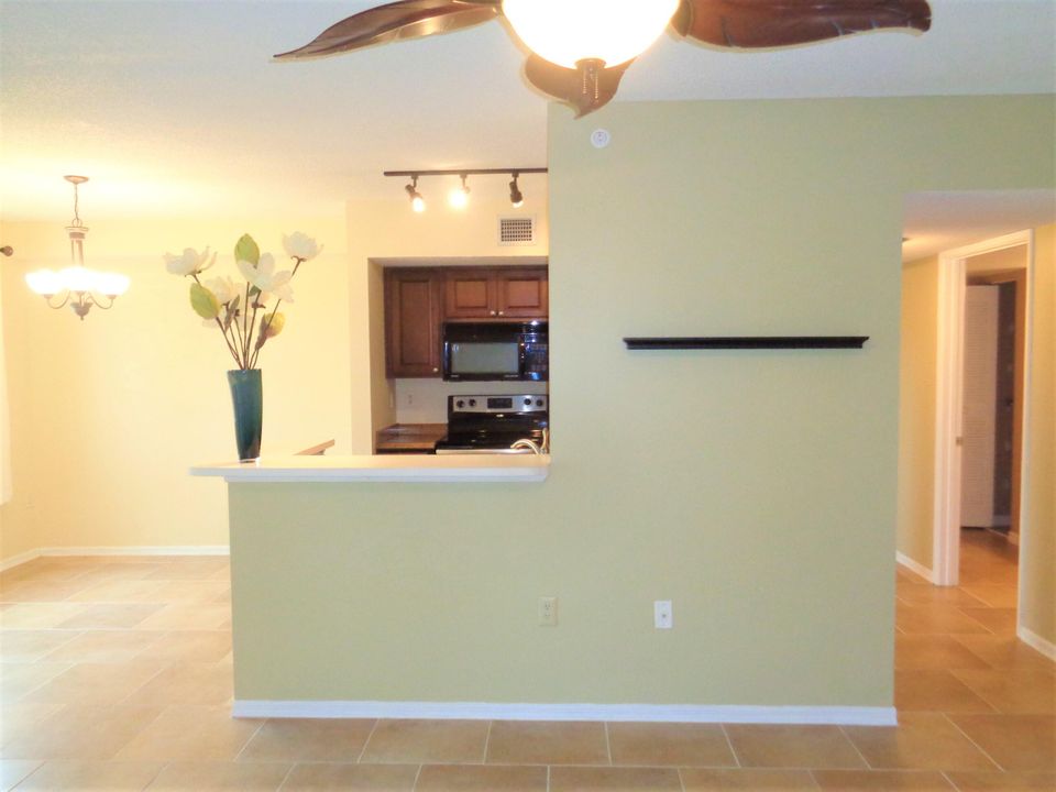 В аренду: $1,600 (1 спален, 1 ванн, 815 Квадратных фут)